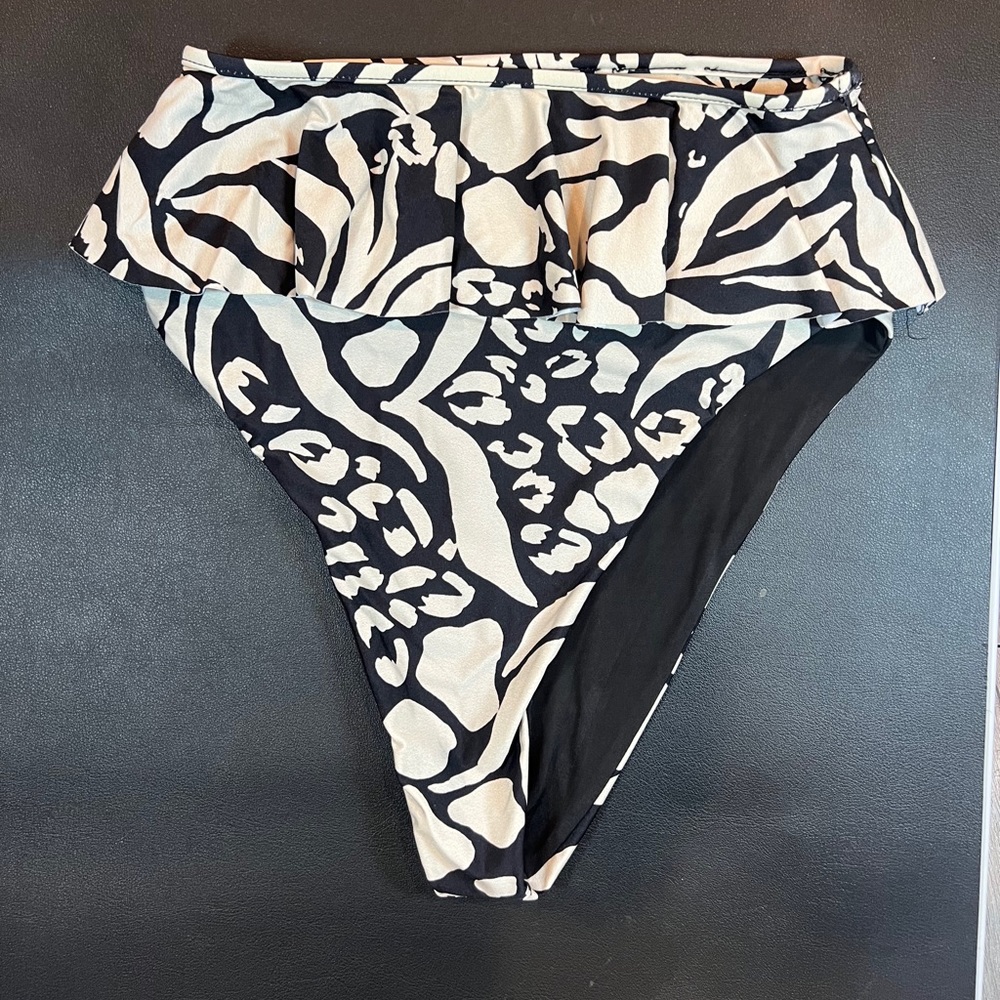Beach riot ruffle swim bottoms